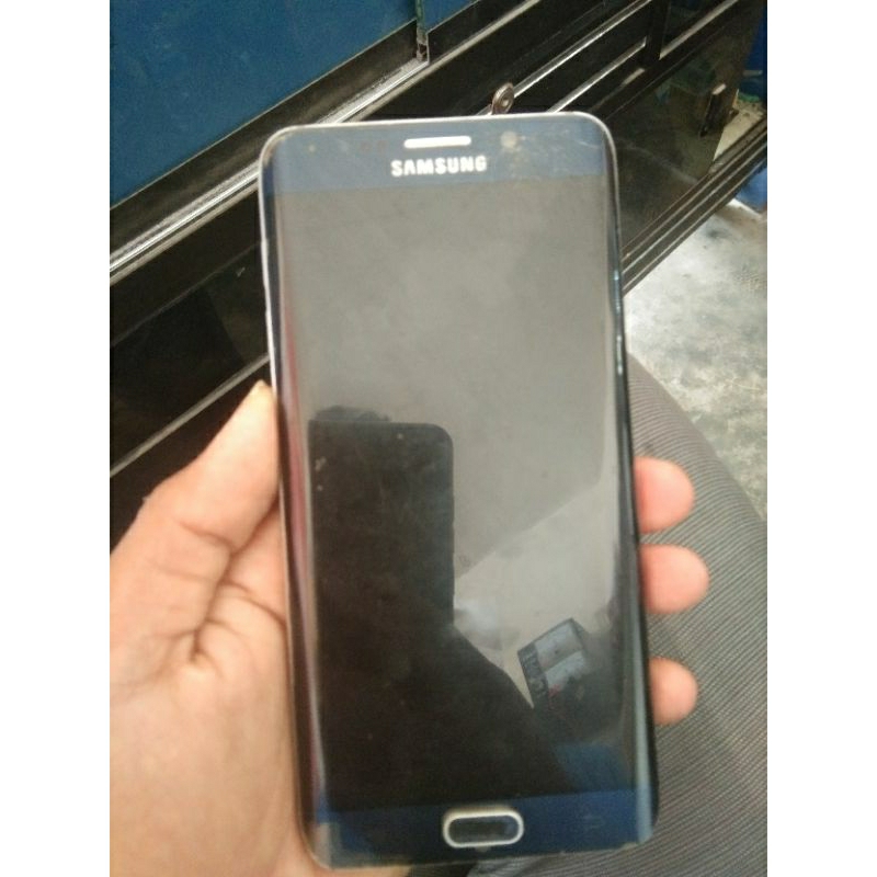 samsung s6 edge sm-G928t minus mesin matot .layar retak halus, lcd normal, sentuh normal tested .