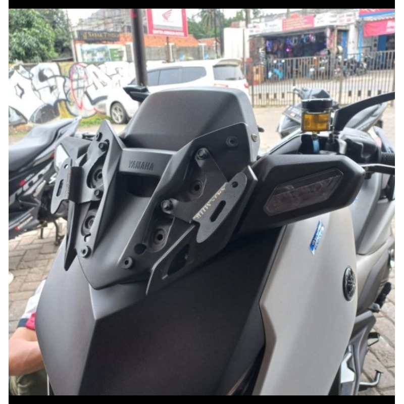 Breket dudukan spion R25 New Xmax Connected 2023 2024