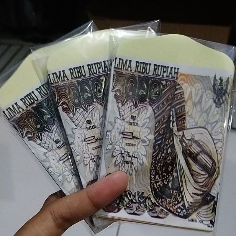 

angpau lebaran motif uang