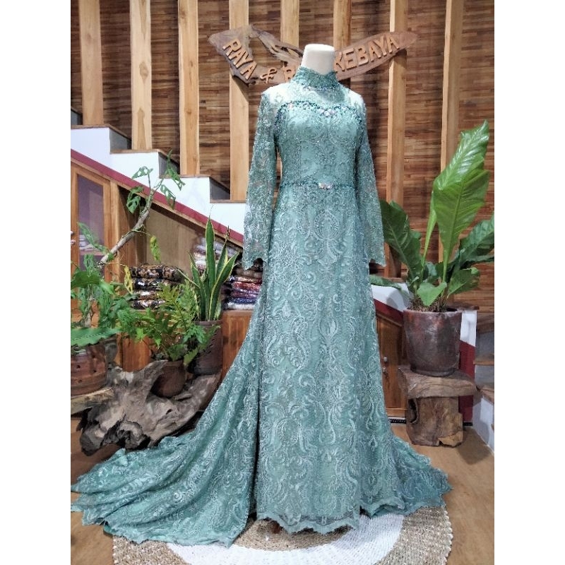 Gaun slim/ Gaun pengantin wardah.