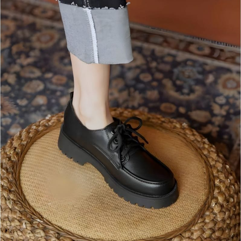Sepatu Wanita Docmart Low Boots / Sepatu loafers Sekolah Kuliah Matee Glosy OOTD Quality Impor