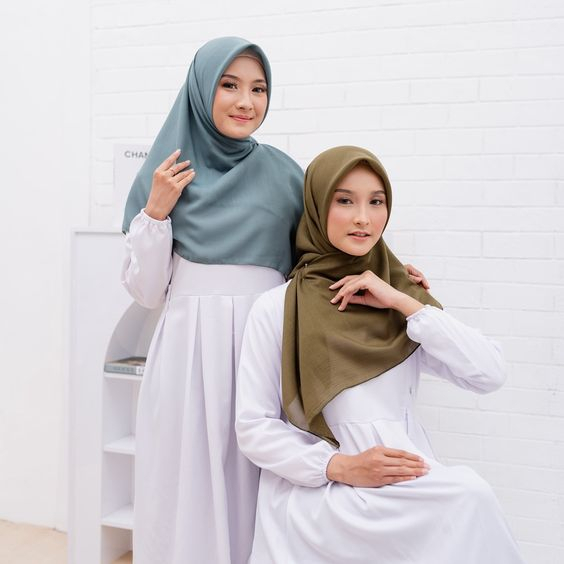 HIJAB SEGIEMPAT BELLA SQUARE FULL 50 WARNA/ KERUDUNG SEGI EMPAT BELLA SQUARE FULL WARNA