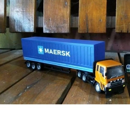 Miniatur truk Fuso Kontainer MAERSK