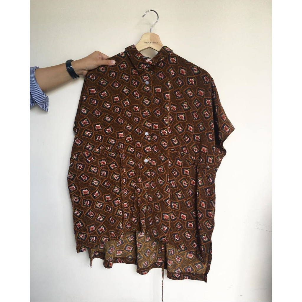 ATASAN KEMEJA TRICK N TRICKY PRELOVED