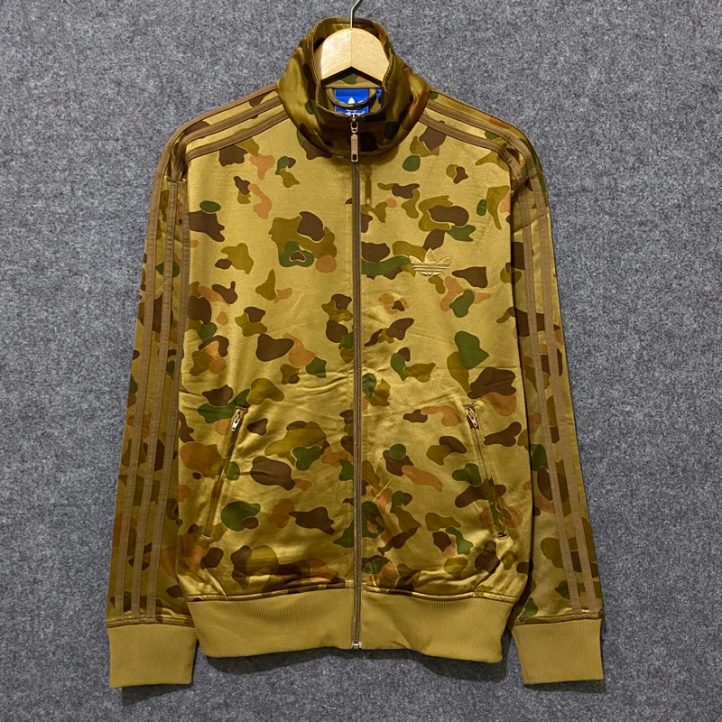 tracktop adidas firebird camo