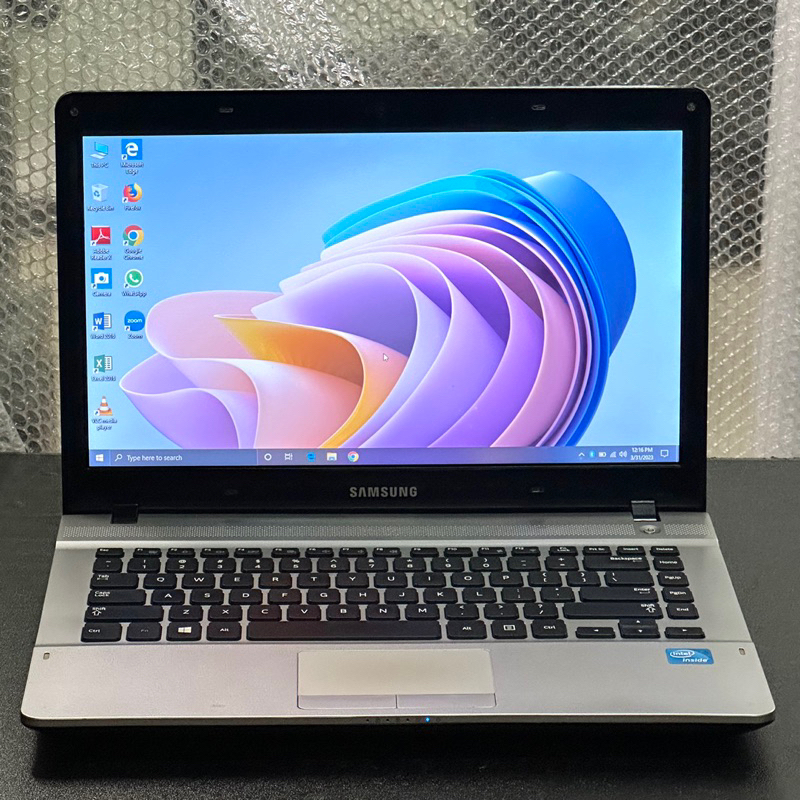 Laptop Samsung 270E Celeron Layar 14inch Second Murah