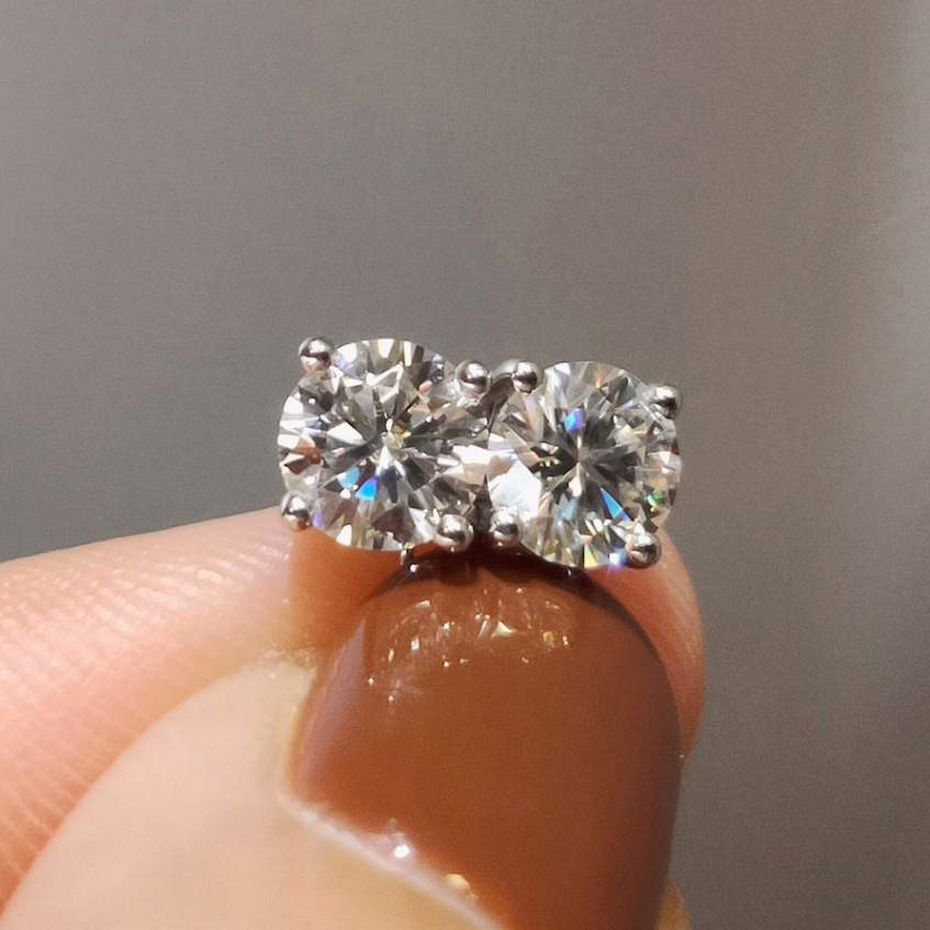 Samira Hadid Jewelry 【Anting Pejantan Berlian Sederhana, Perhiasan Moissanite Dalam Emas Putih 18k】 