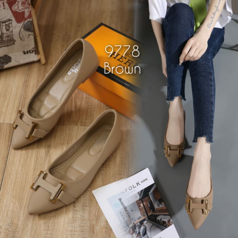 Flat Shoes kulit import kode 9778(Upsize)