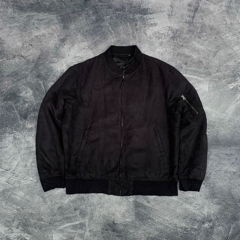 Jaket Bomber Second / Jaket Bomber Uniqlo Suede