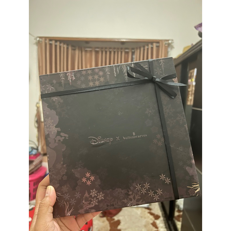 Buttonscarves x Disney FROZEN BLACK