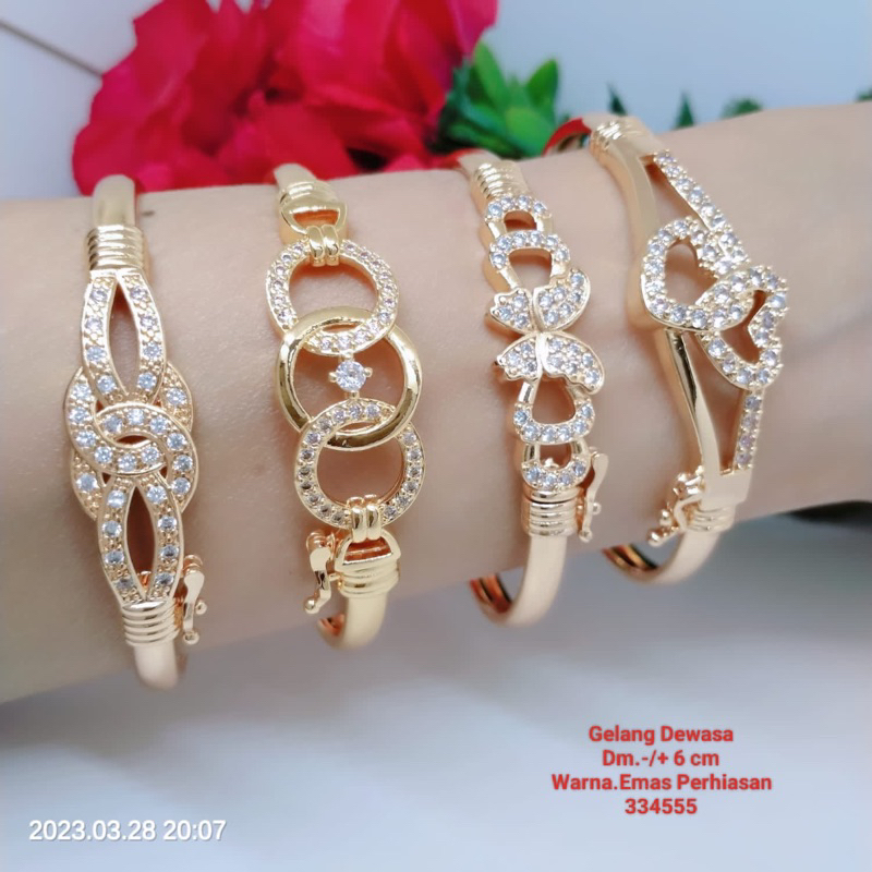 Gelang Tangan Bangle Wanita Titanium Xuping Perhiasan Aksesoris Fashion Lapis Emas Anti Karat