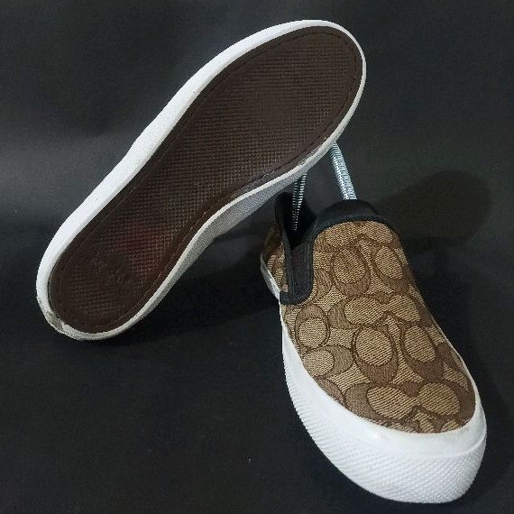 Sepatu Coach Slip On Size 37