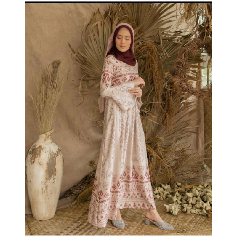 Preloved Kambera Dress Wearing Klamby