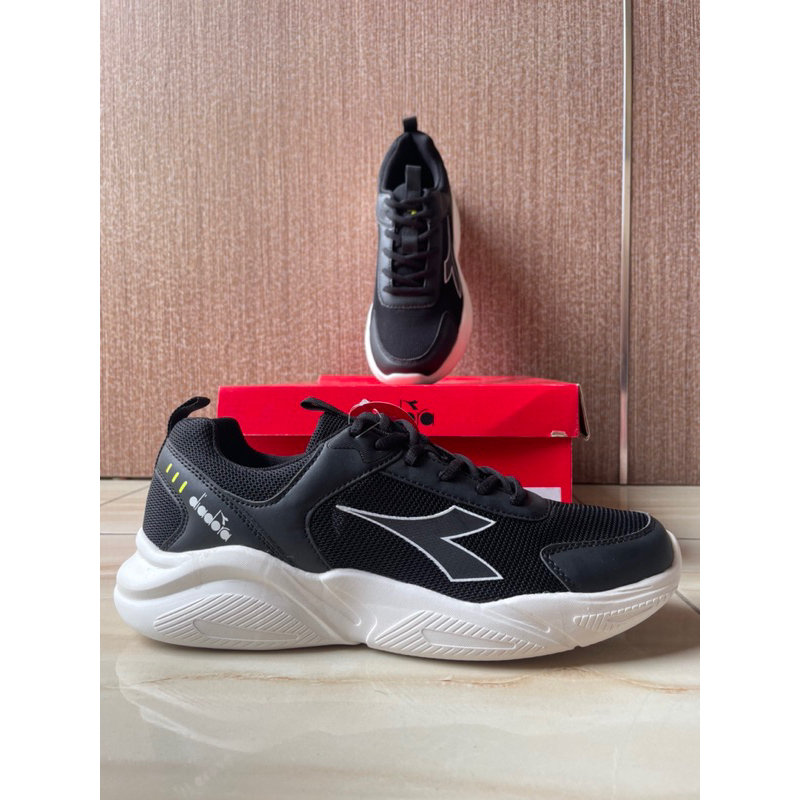 Sepatu Diadora Ergo