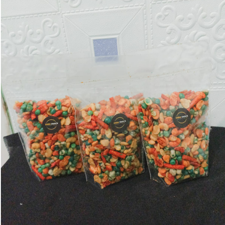

Cemilan Makanan Ringan Spesial Pedas 500 Gram