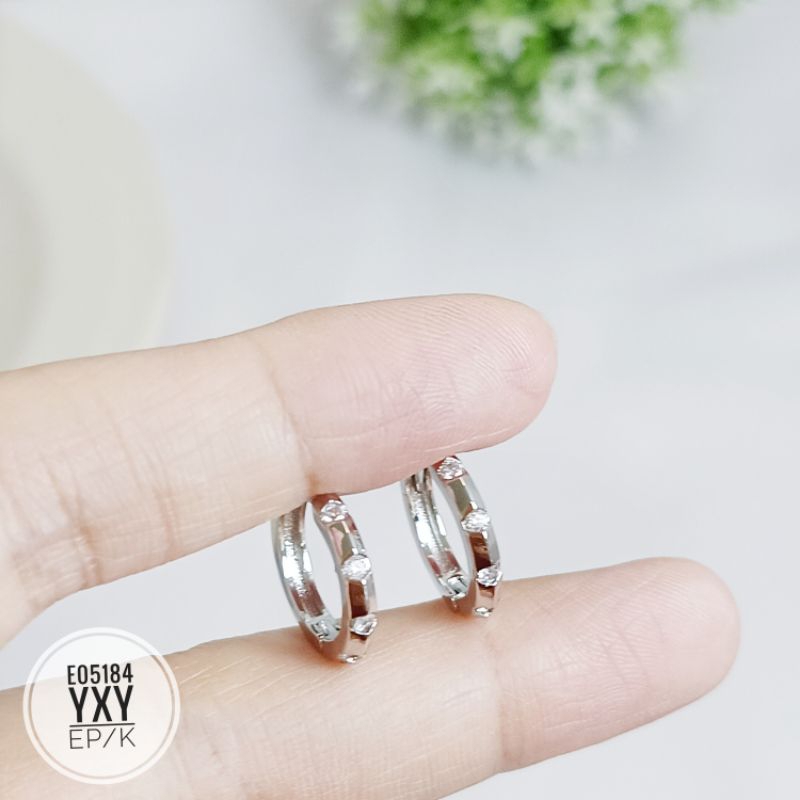 Anting jepit yaxiya silver E05184