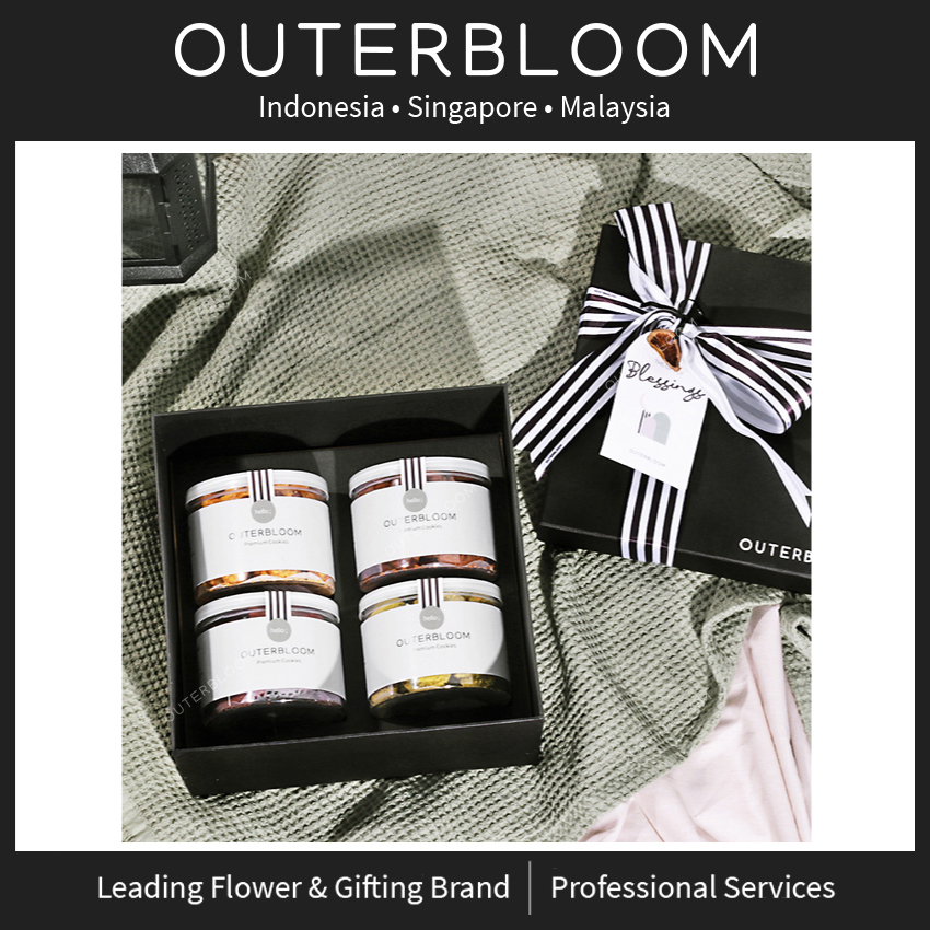 

Hampers Lebaran - Outerbloom Signature Ramadan Cookies Squad Hampers