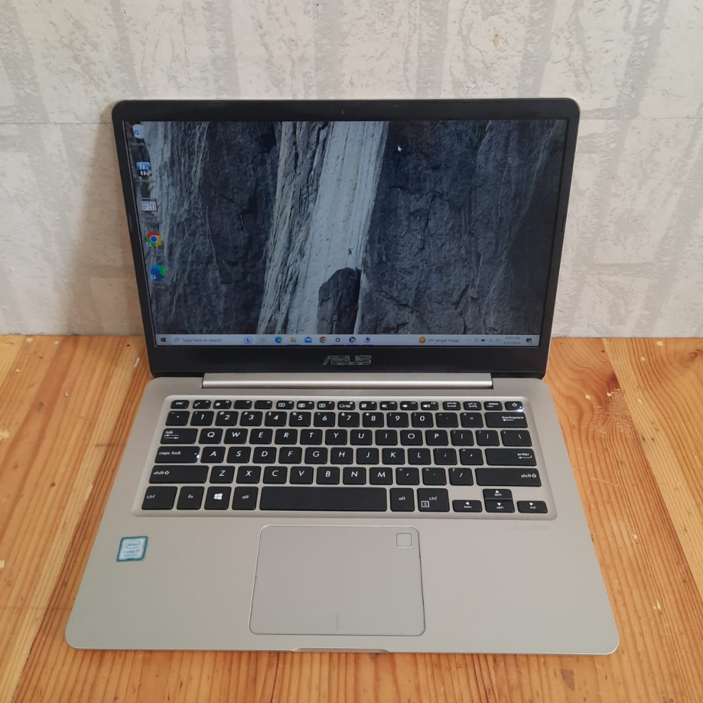 Laptop Asus Zenbook S406U Cor i7-8550U Ram 8Gb SSD 256Gb Spesial ultrabook slim ringan FHD
