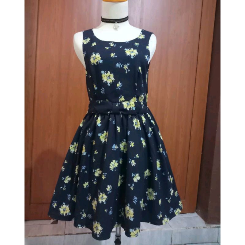 DRESS TIDAK BERLENGAN NAVY BUNGA2 PITA PINGGANG