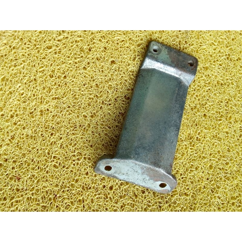 Besi Plat Breket Pangkon Dudukan Slebor Spakbor Belakang Plat Nomor Belakang Suzuki Rc 110 Crystal