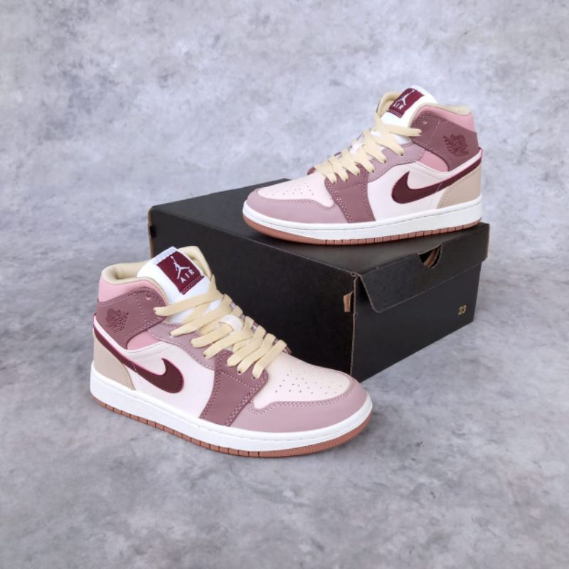 SEPATU AJ1 MID DARK PONY SMOKY MAUVE