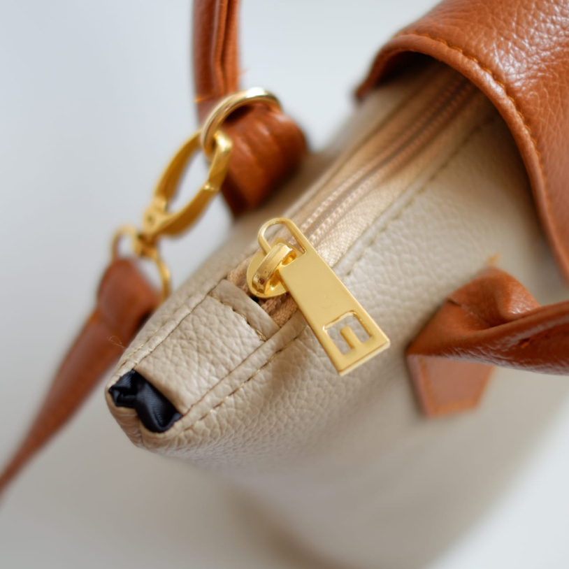 [NEW] RASHIKA Mini Handbag