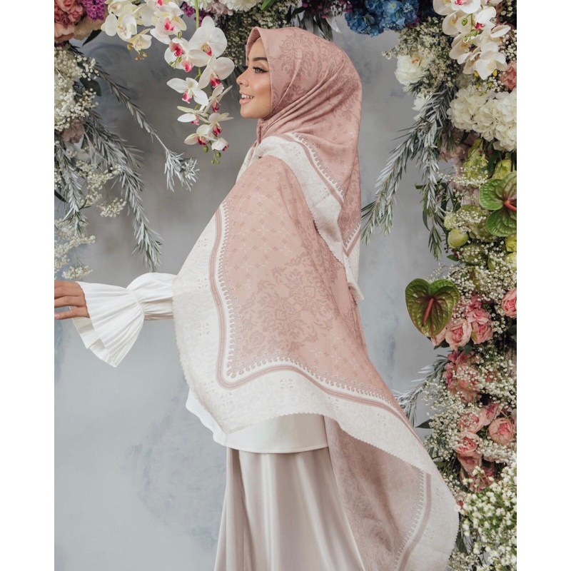 anggrek scarf wearing klamby preloved