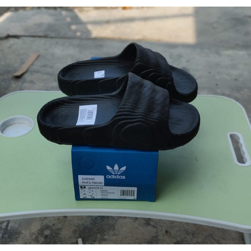 sandal yeezy adilatte