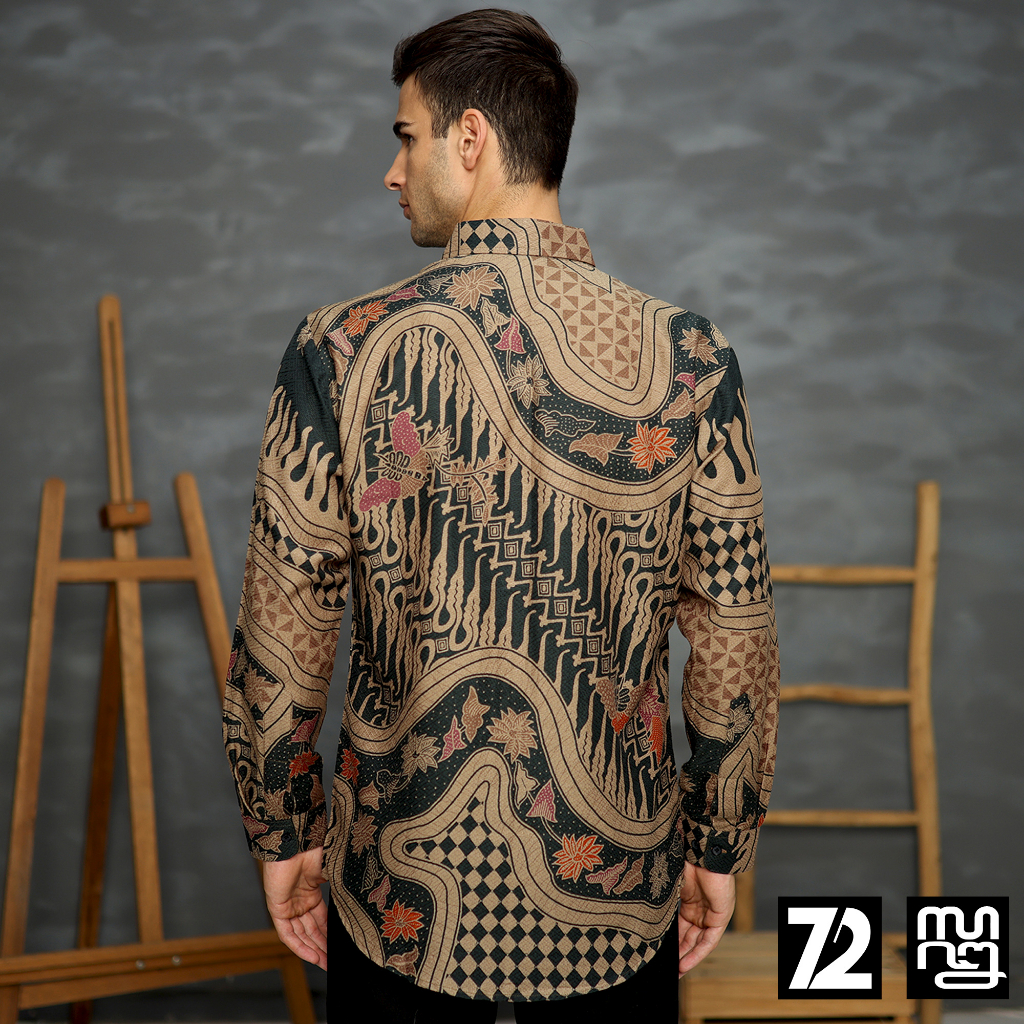 KEMEJA BATIK PRIA LENGAN PANJANG Kemeja Dobby Slimfit Motif Parang Kupu Warna Hitam Coklat 723158 Cap 72 - Baju Kemeja Atasan Pakaian Setelan Batik Pria Cowok Laki Laki Remaja Keluarga Kantor Lengan Panjang Modern Slimfit Slim Fit Premium Kekinian