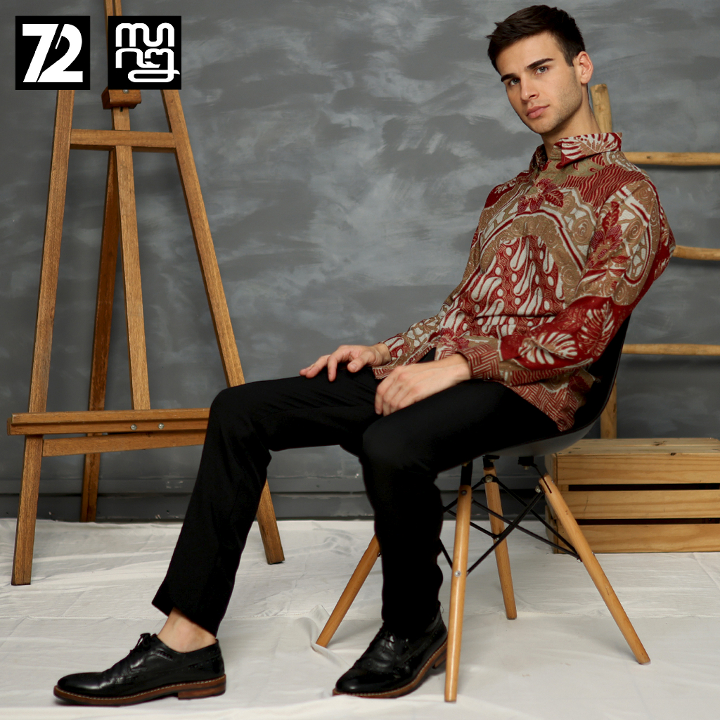 KEMEJA BATIK PRIA LENGAN PANJANG Kemeja Dobby Slimfit Motif Parang Roll Warna Merah Maroon 723160 Cap 72 - Baju Kemeja Atasan Pakaian Setelan Batik Pria Cowok Laki Laki Remaja Keluarga Kantor Lengan Panjang Modern Slimfit Slim Fit Premium Kekinian