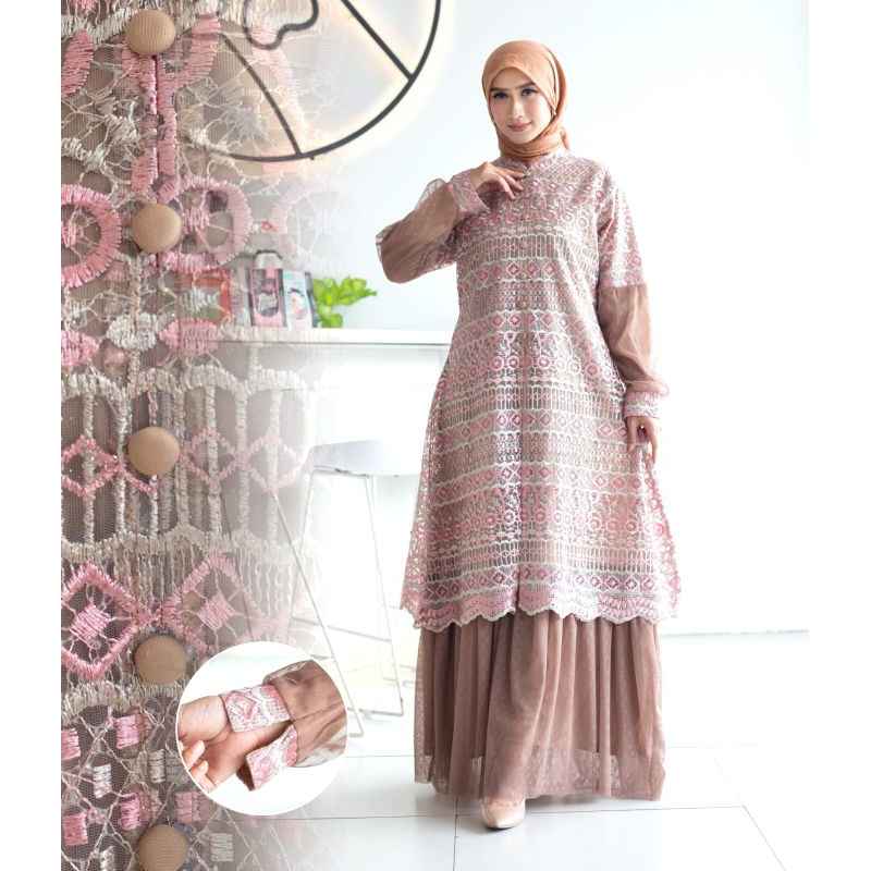 GAMIS MARBELLA//BAHAN TILLE TUTON KOMBUNASI TILLE DOTT FULL FURING//SERAGAMAN KELUARGA//BAJU PESTA LAMARAN//KEBAYA WISUDA//BAJU LEBARAN//BAJU KONDANGAN//KEBAYA ORIGINAL//KEBAYA MODERN//BY DIPA COLLECTION