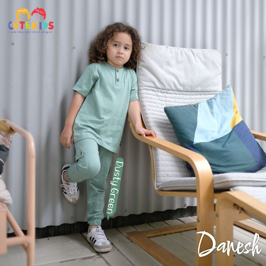 Nauree - Setelan Danesh Unisex Anak Laki Laki Perempuan One Set Casual Bahan Cotton Combed 24s Kualitas Premium Untuk Jalan Jalan Polos Berkancing Lembut Modern Lucu Trendy Murah Jahitan Rapih