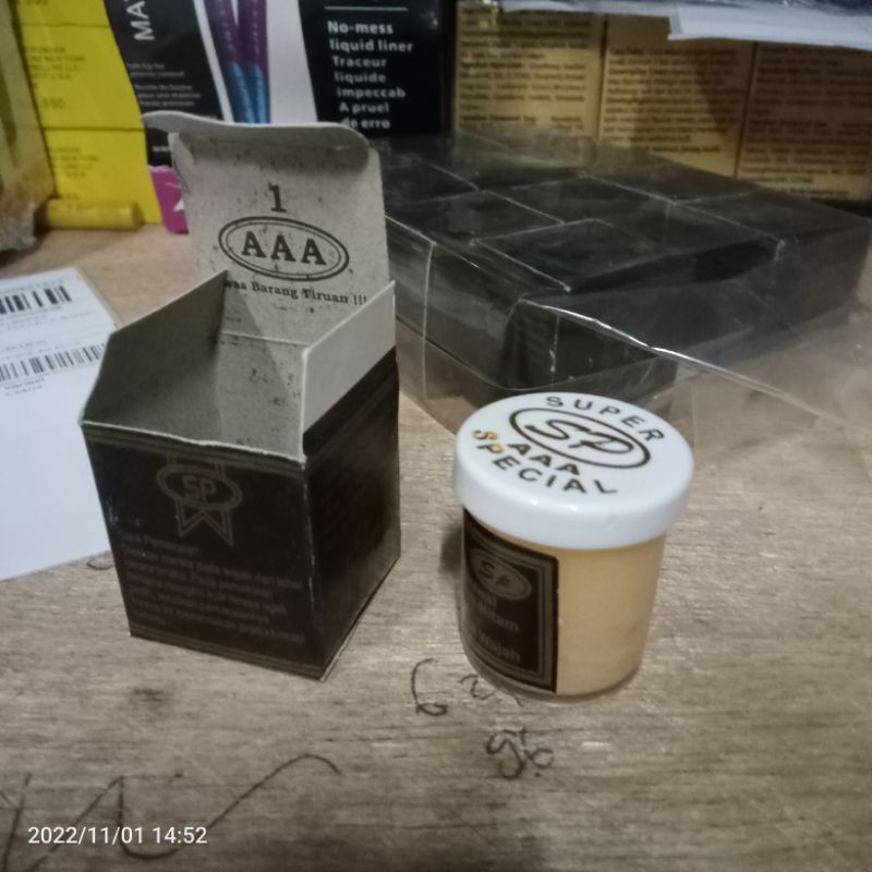 (12 pcs) Cream Sp Hitam Plastik Super Uv Whitening Lusian