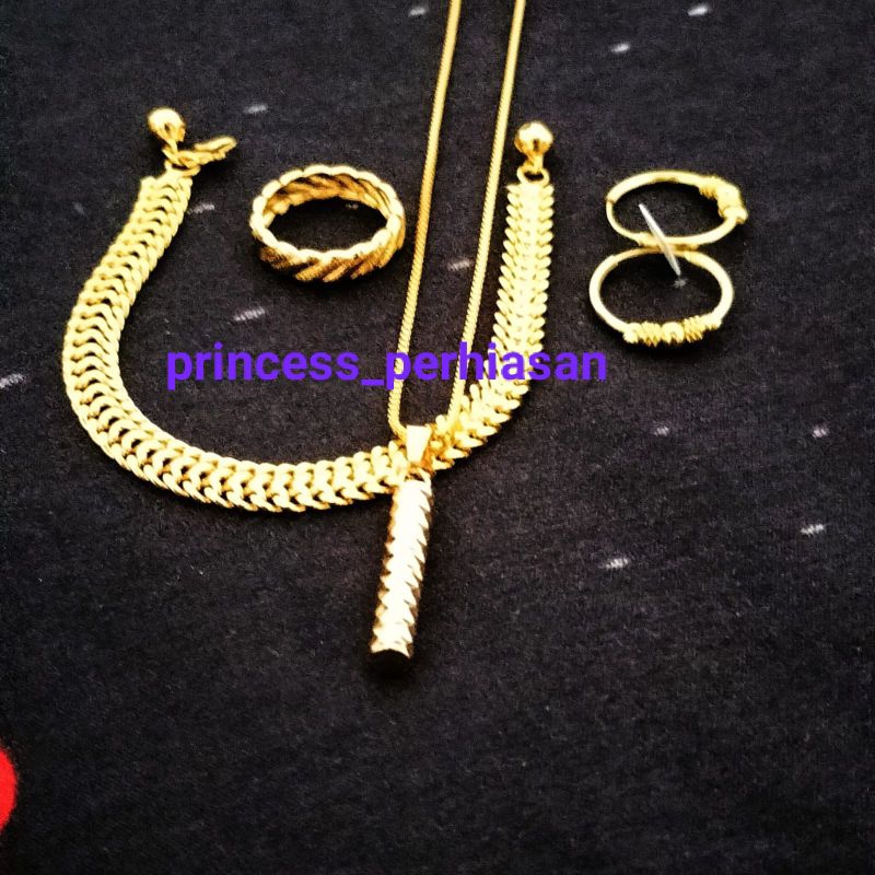 COD SET PERHIASAN ITALY GELANG TIKAR TERBUAT DARI COIN LOGAM EDISI 1991-1995 ANTI LUNTUR ANTI KARAT,