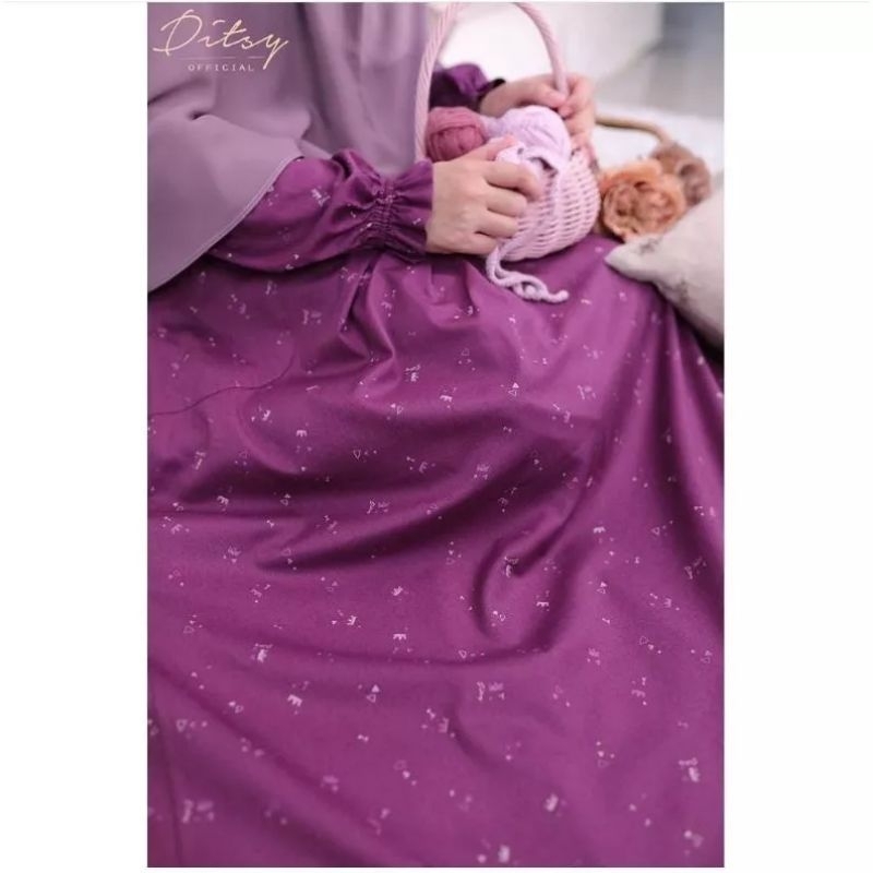 Ditsy best seller Crown plum Dan Little crown plum