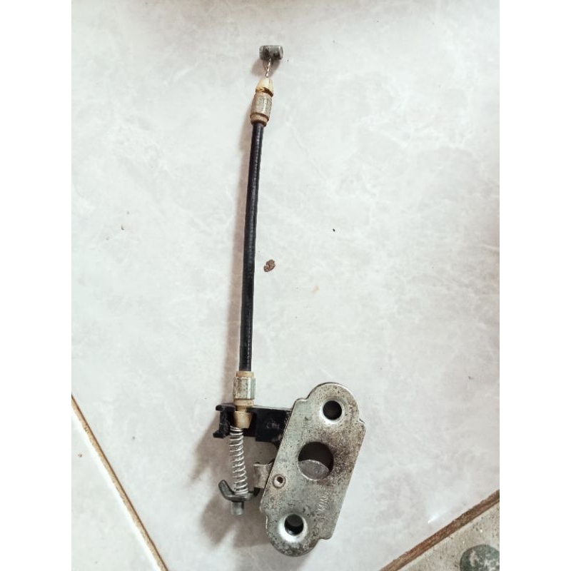 kuncian jok belakang ninja 250 fi