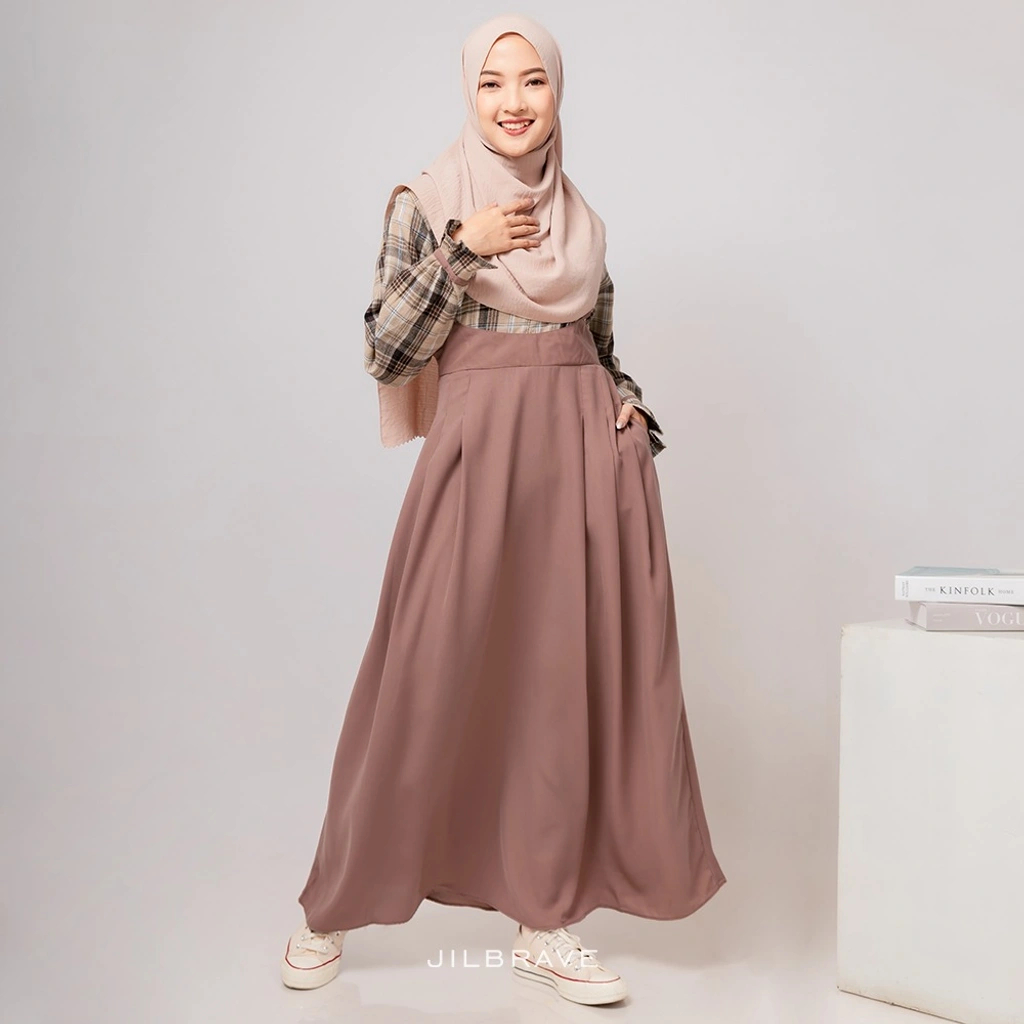 Kumi Overall BY Jilbrave - Gamis Remaja Kekinian Korean Style Motif Timeless - Gamis Best Seller Jil