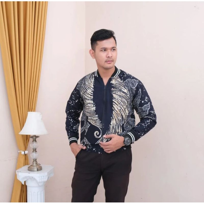 JAKET BATIK BOMBER MOTIF WULU RINDU