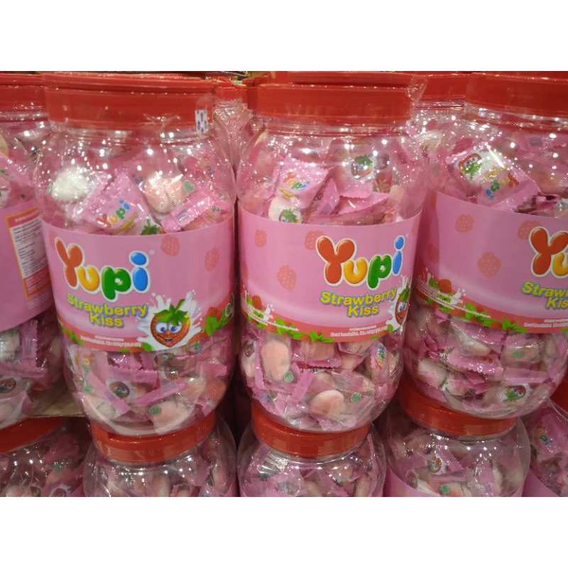 

Yupi Strawberry Kiss 300 Gram