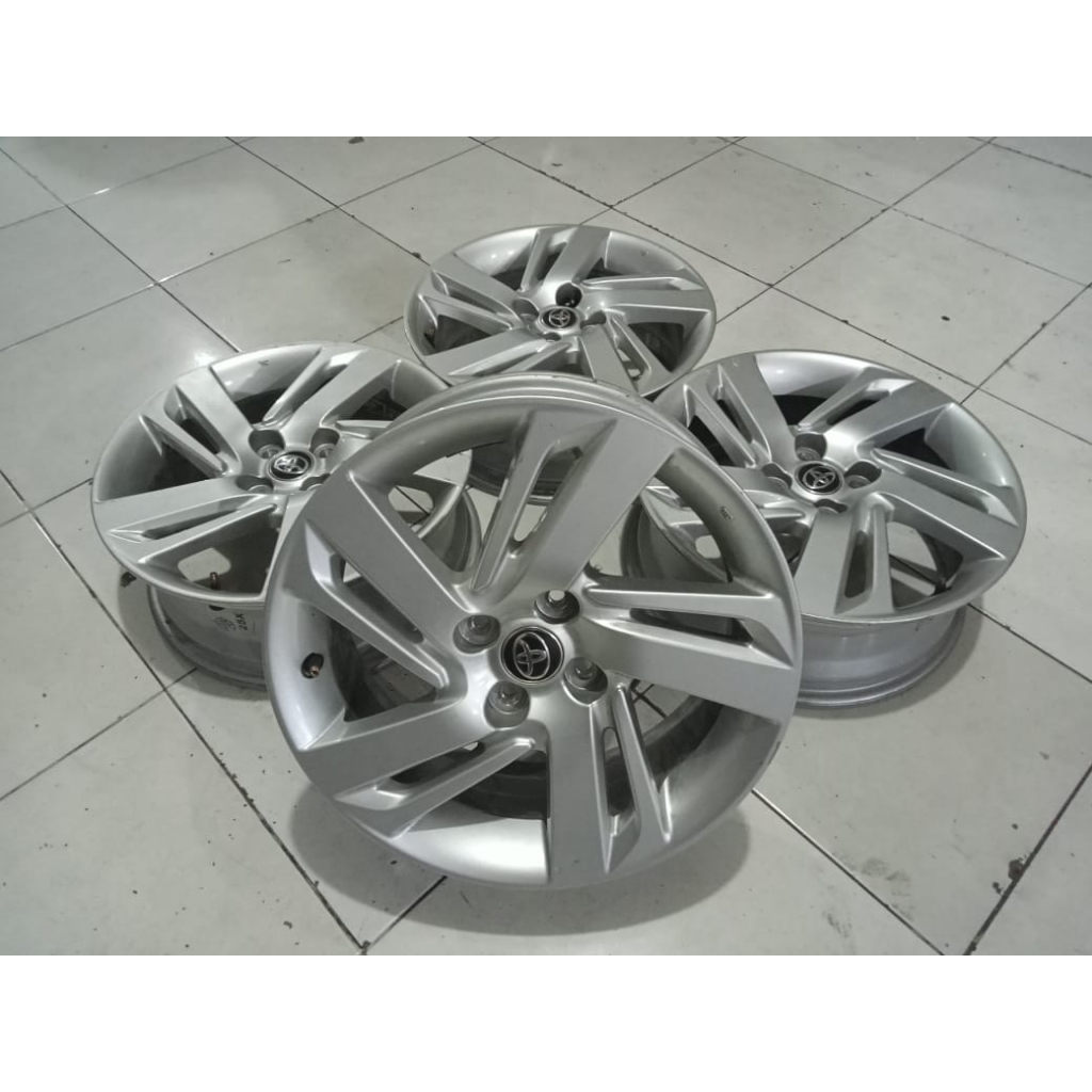 Velg Mobil Toyota Raize R16 Velg Mobil Bekas Original Copotan Mobil Toyota Raize Ring 16