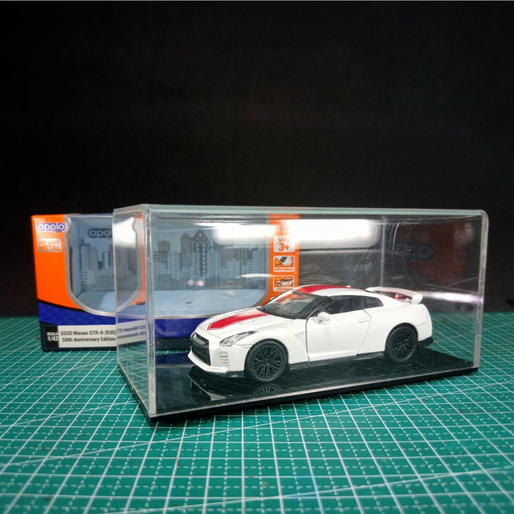 Diecast Apolo Nissan Skyline GTR R35 2020 50th aniversary edition 1:42 include box acrylic