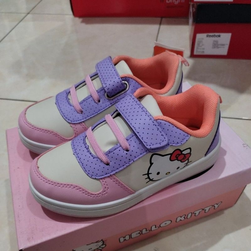 Sepatu Hello Kitty HEY006070BEI