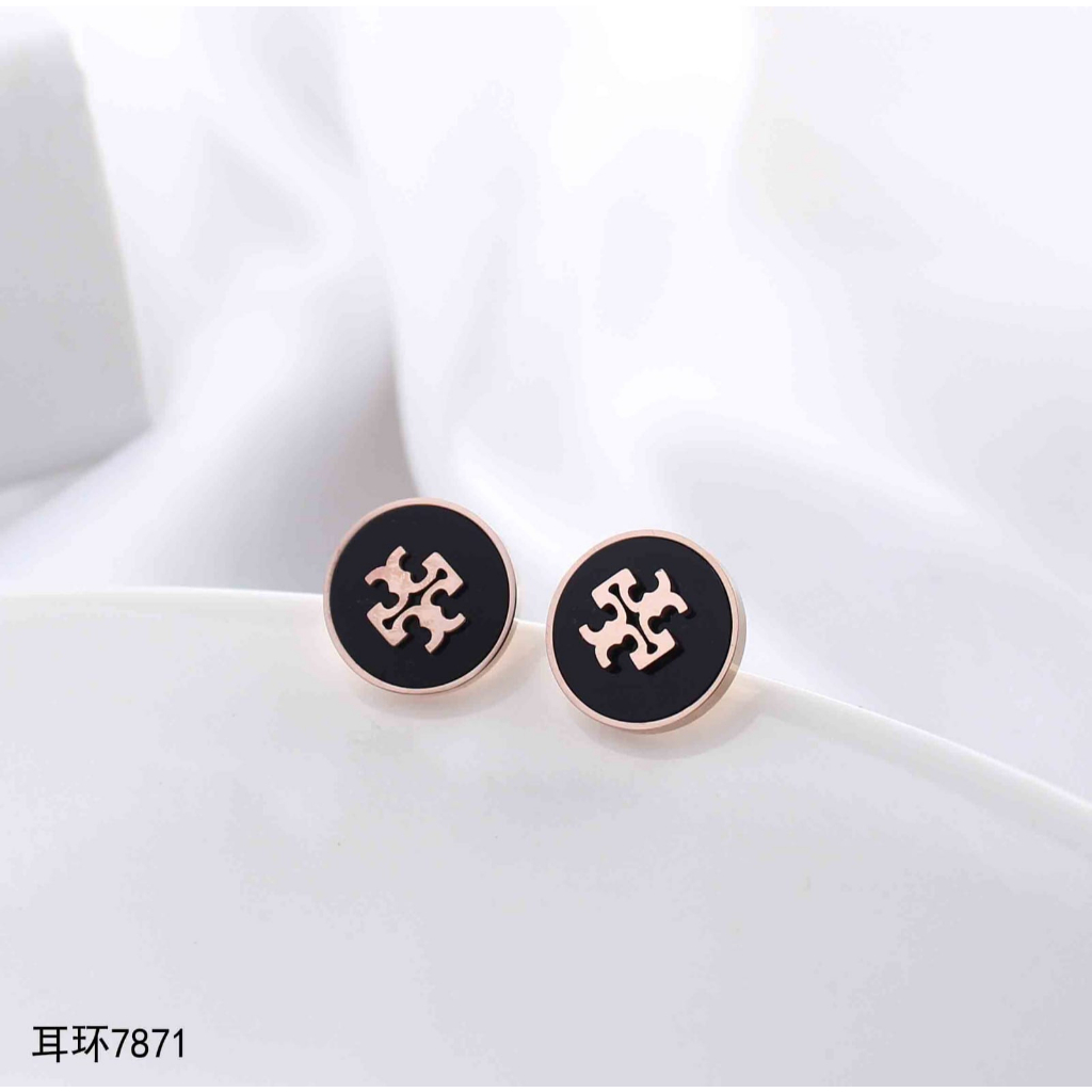 Anting Titanium Mata Hitam Dan Putih Perhiasan Fashion 7871