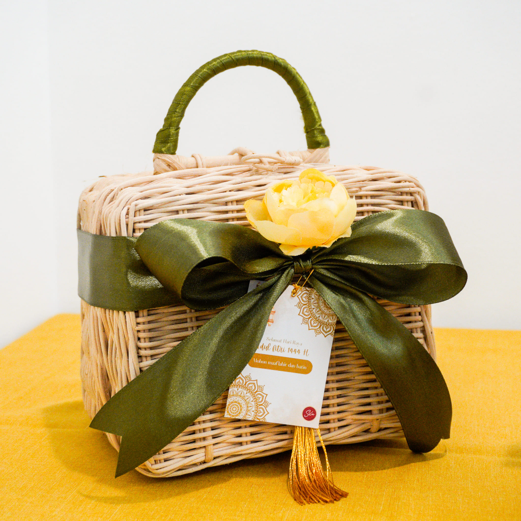 

Additional Keranjang Rotan MIni Hampers dan Dekorasi