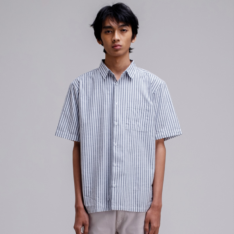 Greenlight Kemeja Lengan Pendek Stripe Pria Motif Garis Garis Vertikal Basic Formal Outfit With Pock