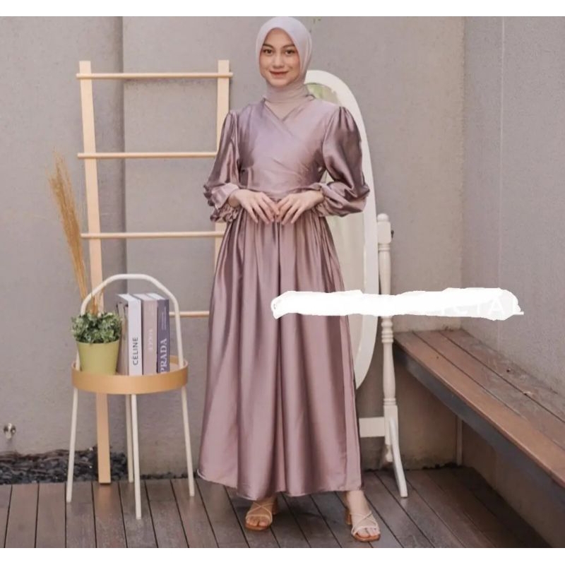 Preloved Gamis Simpel bukan Wearing Klamby Heaven Lights Aleza