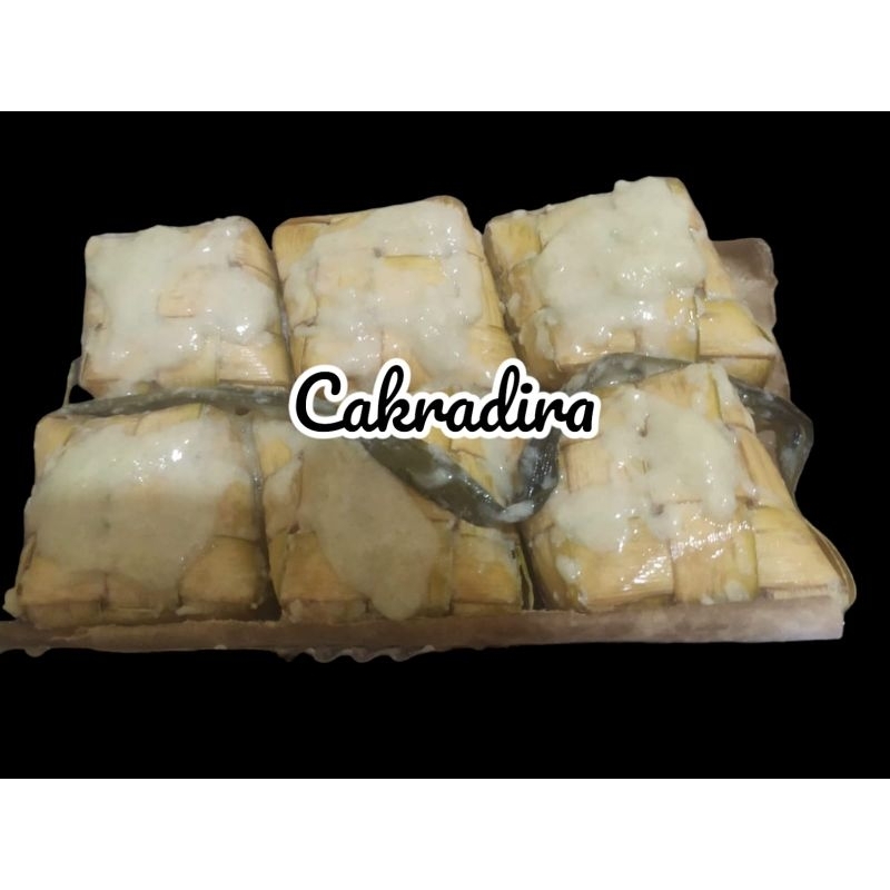 

KETUPAT KETAN KHAS SUMATERA BARAT (Padang)