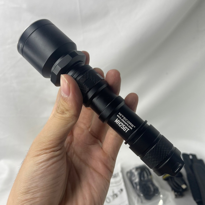 [OBRAL RIJEK] NITECORE Senter LED CREE XP-L HI V3 1000 Lumens - MH25GT