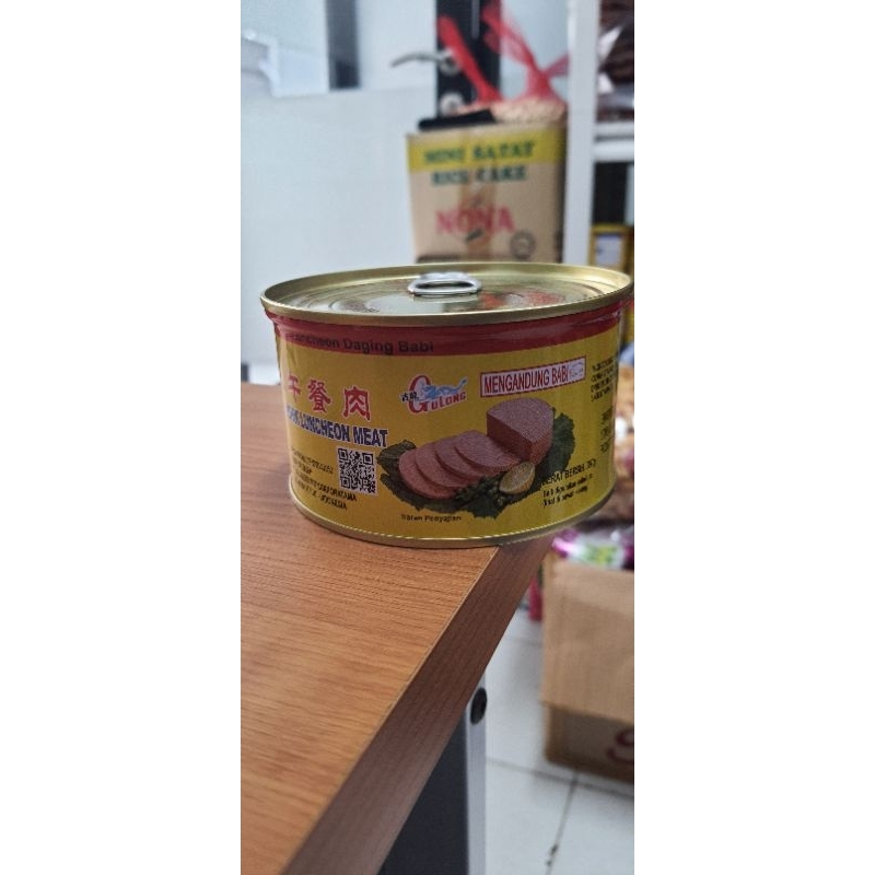 

Gulong Pork Leg Pork Luncheon Meat Gulong Daging MaLing Dalam Kaleng