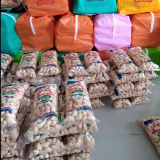 

KERUPUK AMPLANG KUKU MACAN "AGUS" (HASANAH) KHAS KALIMANTAN ISI 10 FREE TAS